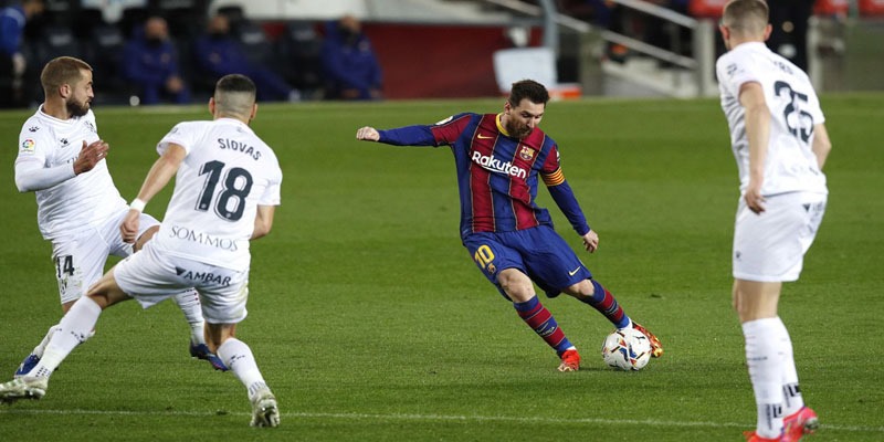 El Pulga chinh chiến cùng gã khổng lồ Catalan